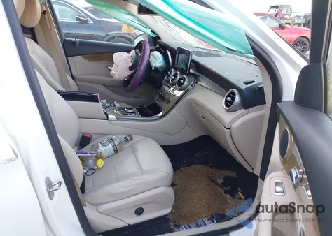 2018 Mercedes-Benz Glc 300 4Matic z USA, uszkodzony, nr VIN WDC0G4KB3JV070026